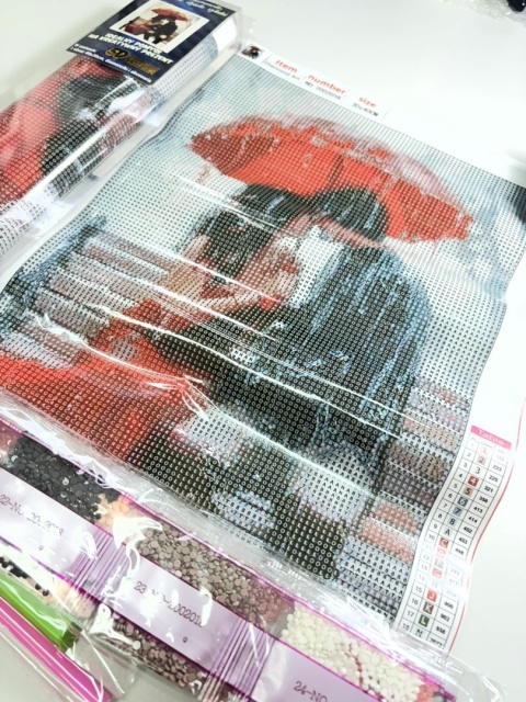 Haft Diamentowy Diamond Painting Kobieta Para Ławka Miłość Parasol