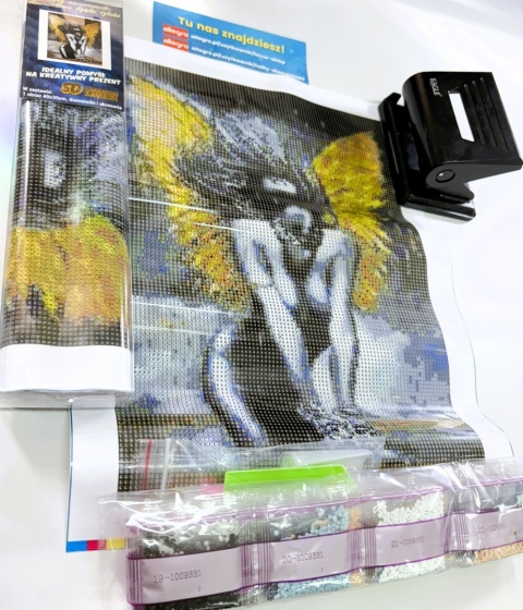 HAFT DIAMENTOWY ANIOŁ AKT KOBIETA DIAMOND PAITING 30X40 WYKLEJANKA 5D