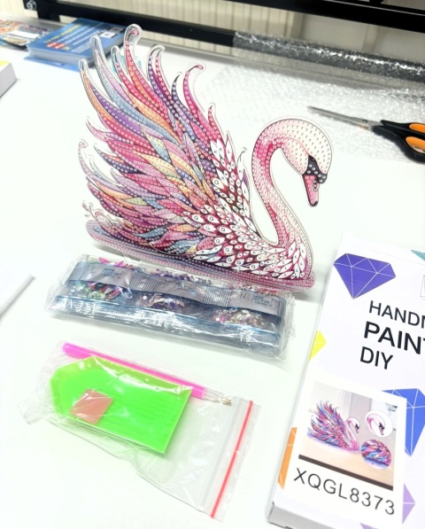 Haft Diamentowy Acrylic Na Podstawce Diamond Painting Mozaika Łabędź Kolorowy