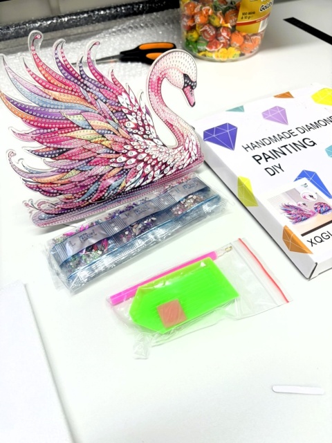 Haft Diamentowy Acrylic Na Podstawce Diamond Painting Mozaika Łabędź Kolorowy