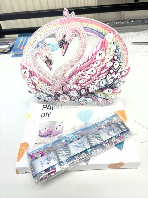 Haft Diamentowy Acrylic Na Podstawce Diamond Painting Mozaika Łabędź Kolorowy